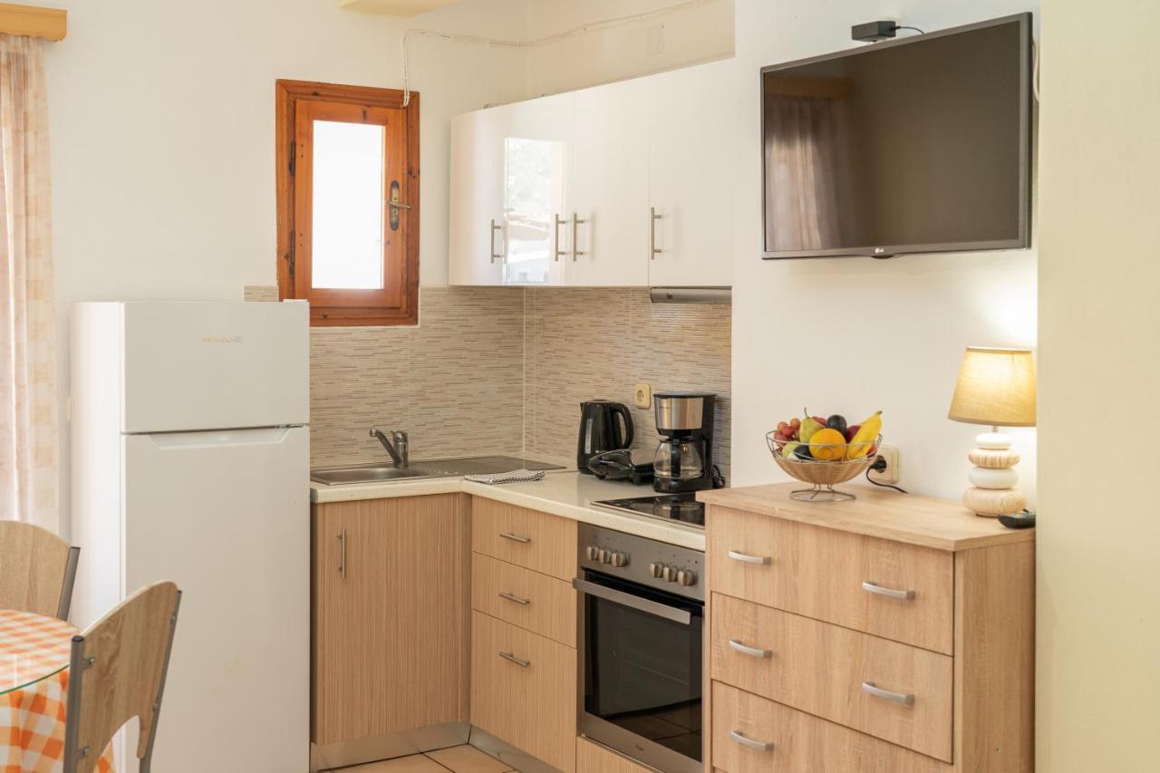 Alexatos Studios & Apartments Айя-Евфимия Экстерьер фото