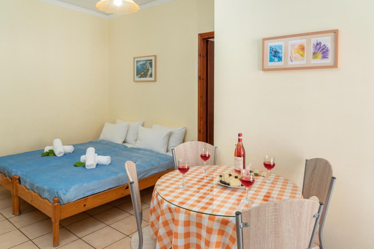 Alexatos Studios & Apartments Айя-Евфимия Экстерьер фото