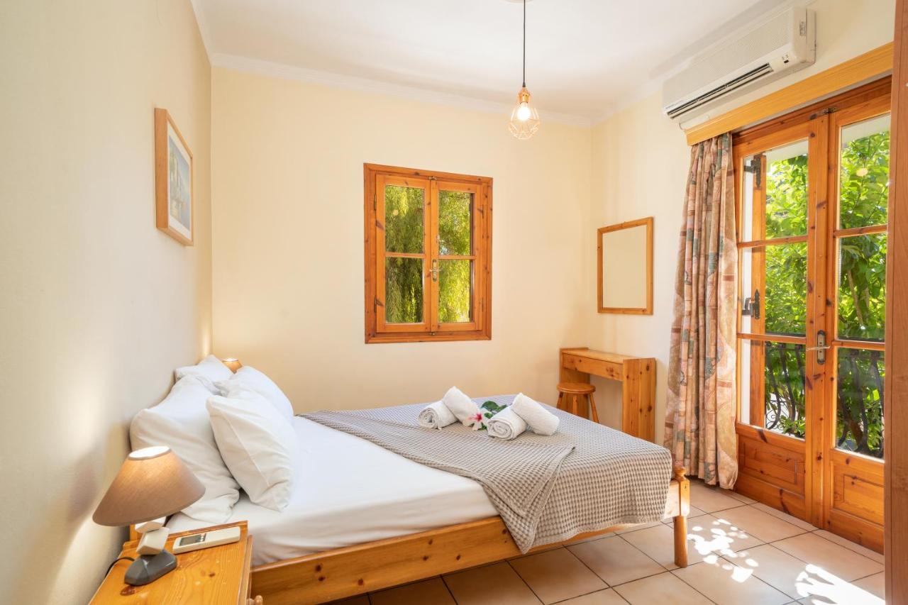Alexatos Studios & Apartments Айя-Евфимия Экстерьер фото