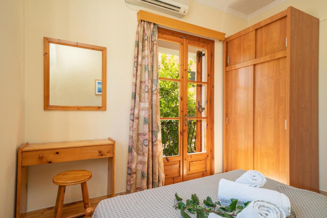Alexatos Studios & Apartments Айя-Евфимия Экстерьер фото