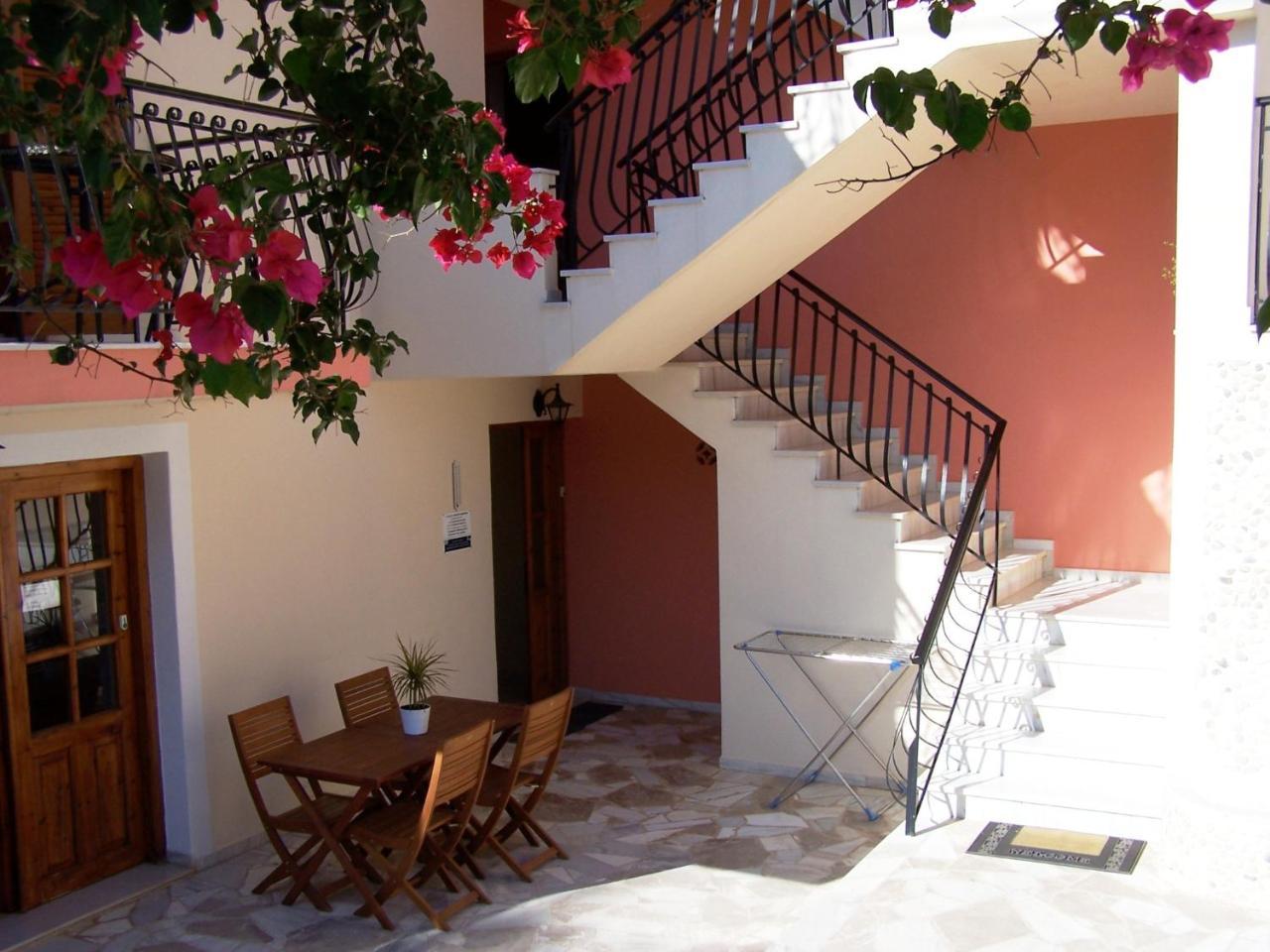 Alexatos Studios & Apartments Айя-Евфимия Экстерьер фото